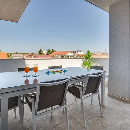 Apartmani Kastelina Vir Luaran gambar
