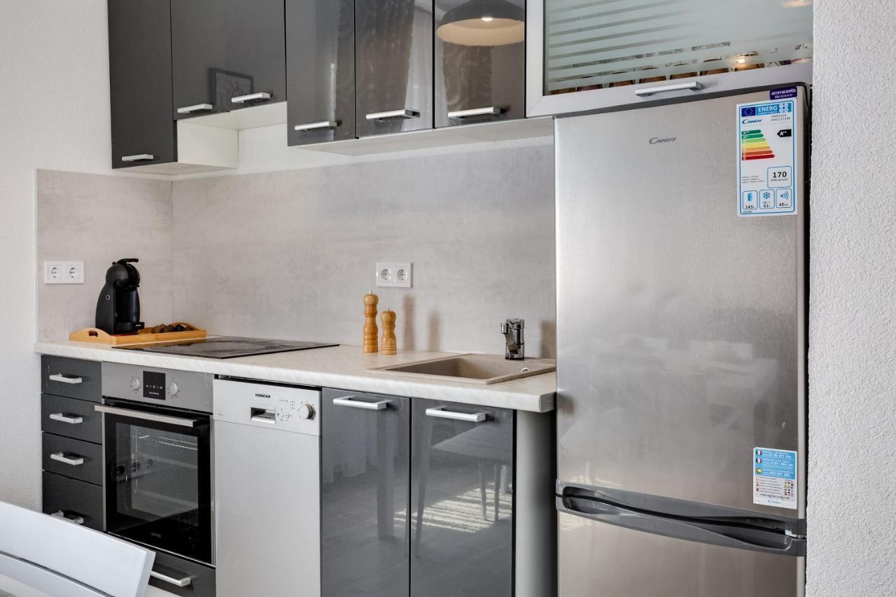 Apartmani Kastelina Vir Luaran gambar