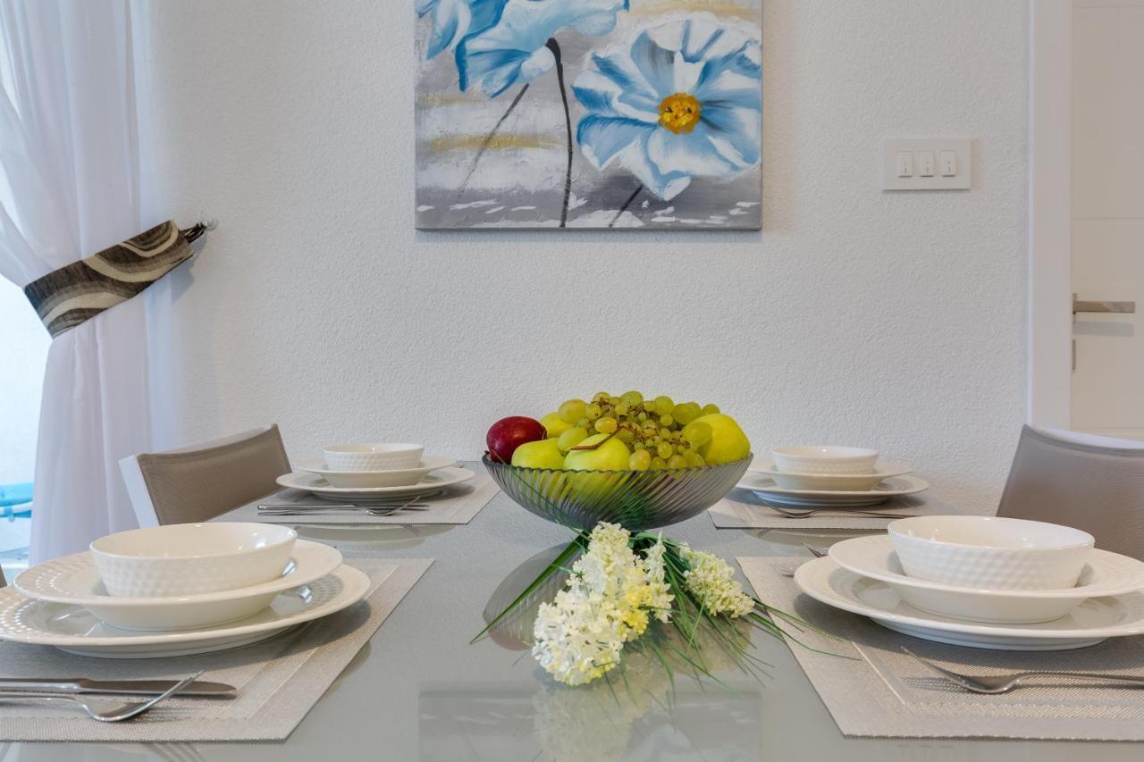 Apartmani Kastelina Vir Luaran gambar
