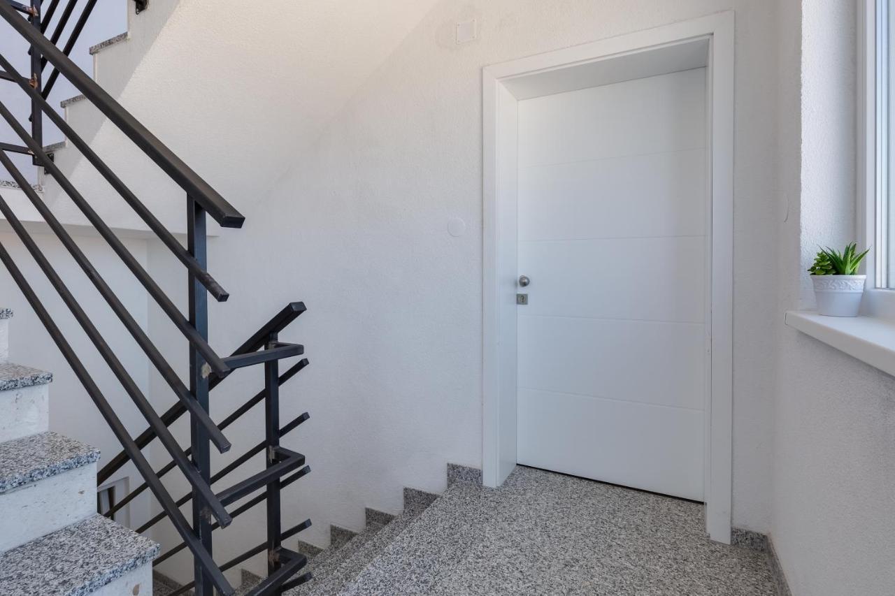 Apartmani Kastelina Vir Luaran gambar