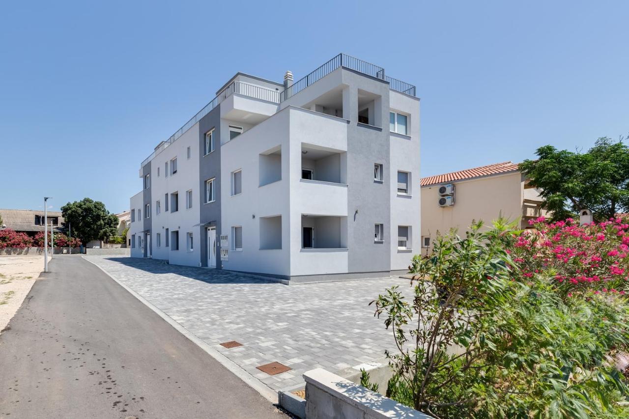 Apartmani Kastelina Vir Luaran gambar