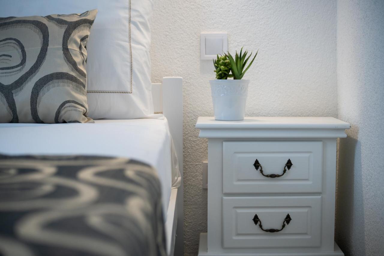 Apartmani Kastelina Vir Luaran gambar