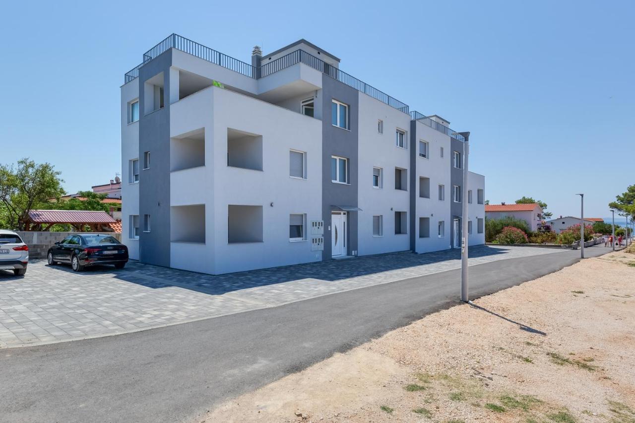 Apartmani Kastelina Vir Luaran gambar