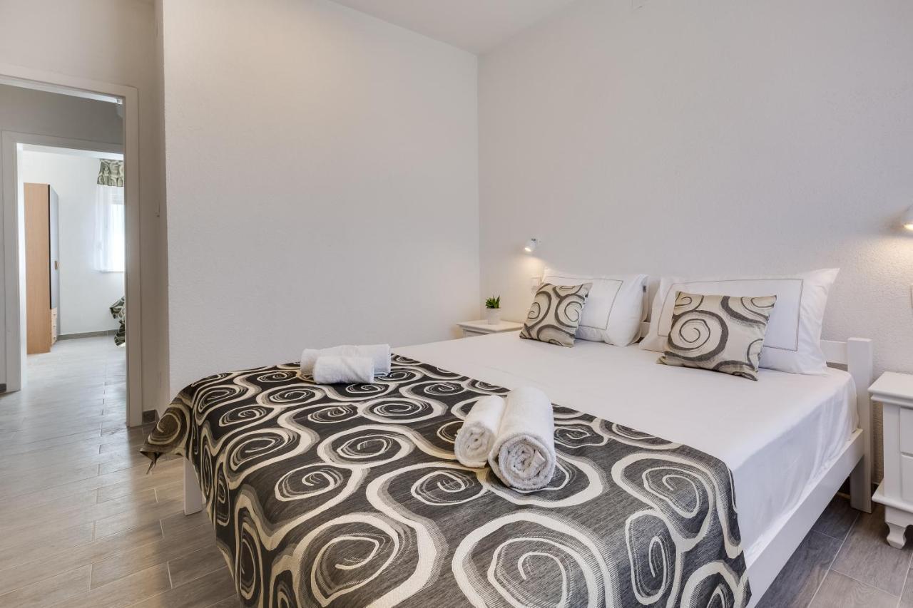 Apartmani Kastelina Vir Luaran gambar