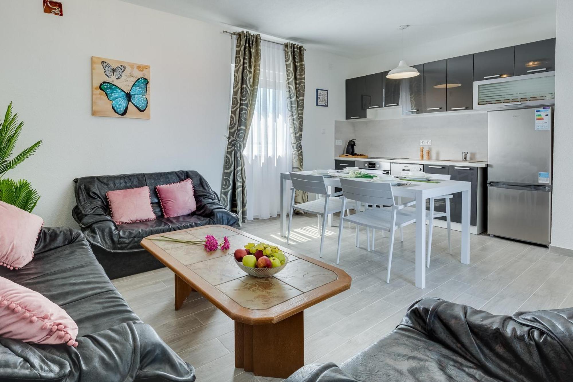 Apartmani Kastelina Vir Luaran gambar